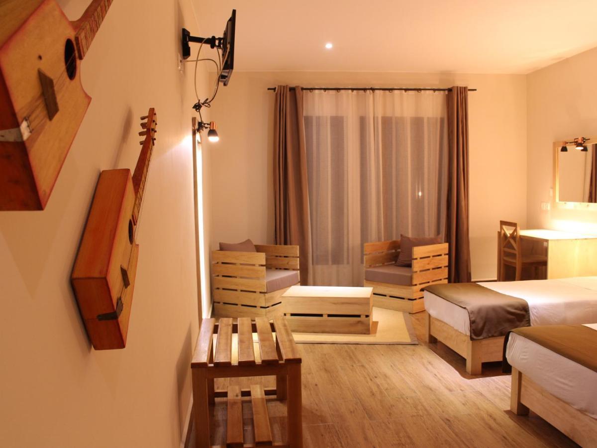 Hotel Restaurant Le Combava Antananarivo Kültér fotó