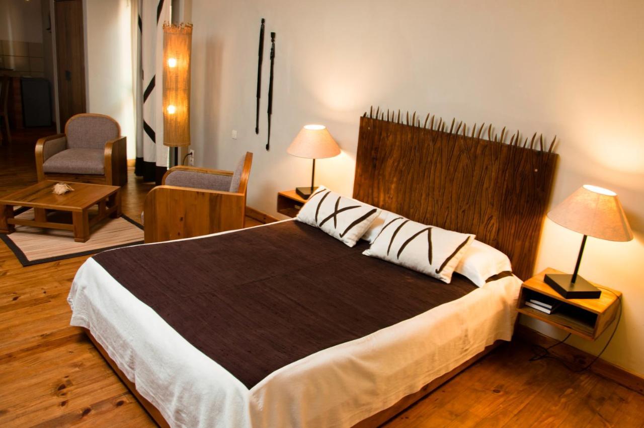 Hotel Restaurant Le Combava Antananarivo Kültér fotó