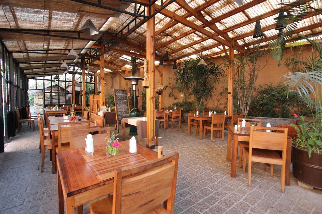 Hotel Restaurant Le Combava Antananarivo Kültér fotó
