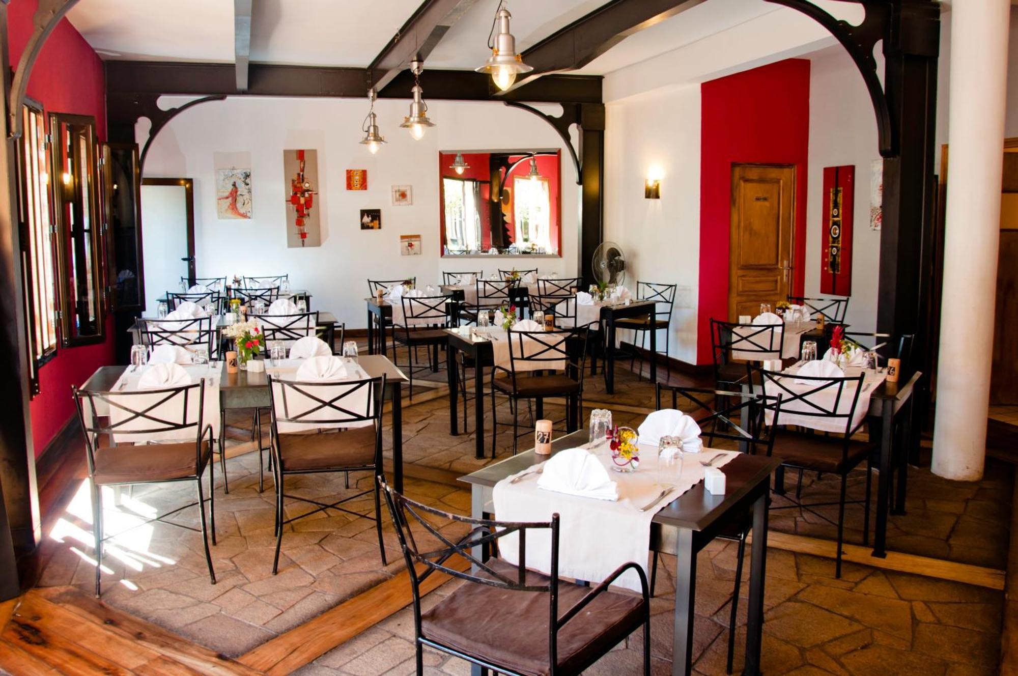 Hotel Restaurant Le Combava Antananarivo Kültér fotó