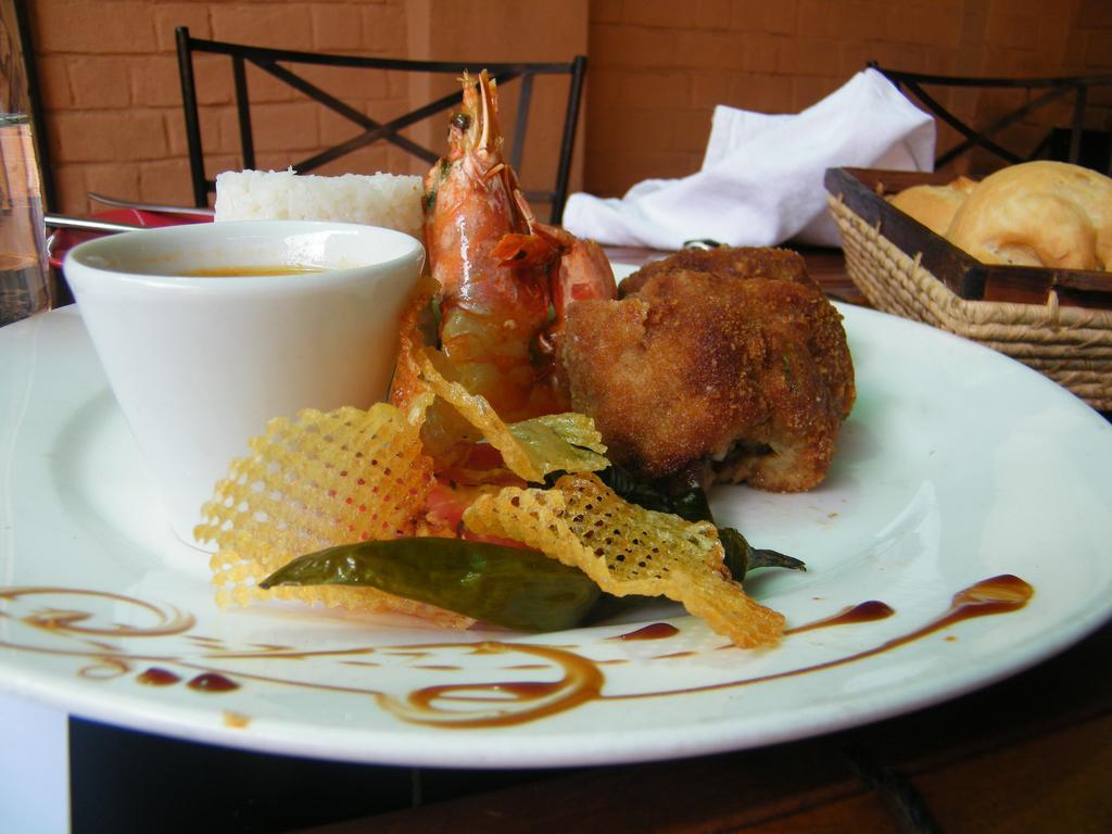 Hotel Restaurant Le Combava Antananarivo Kültér fotó
